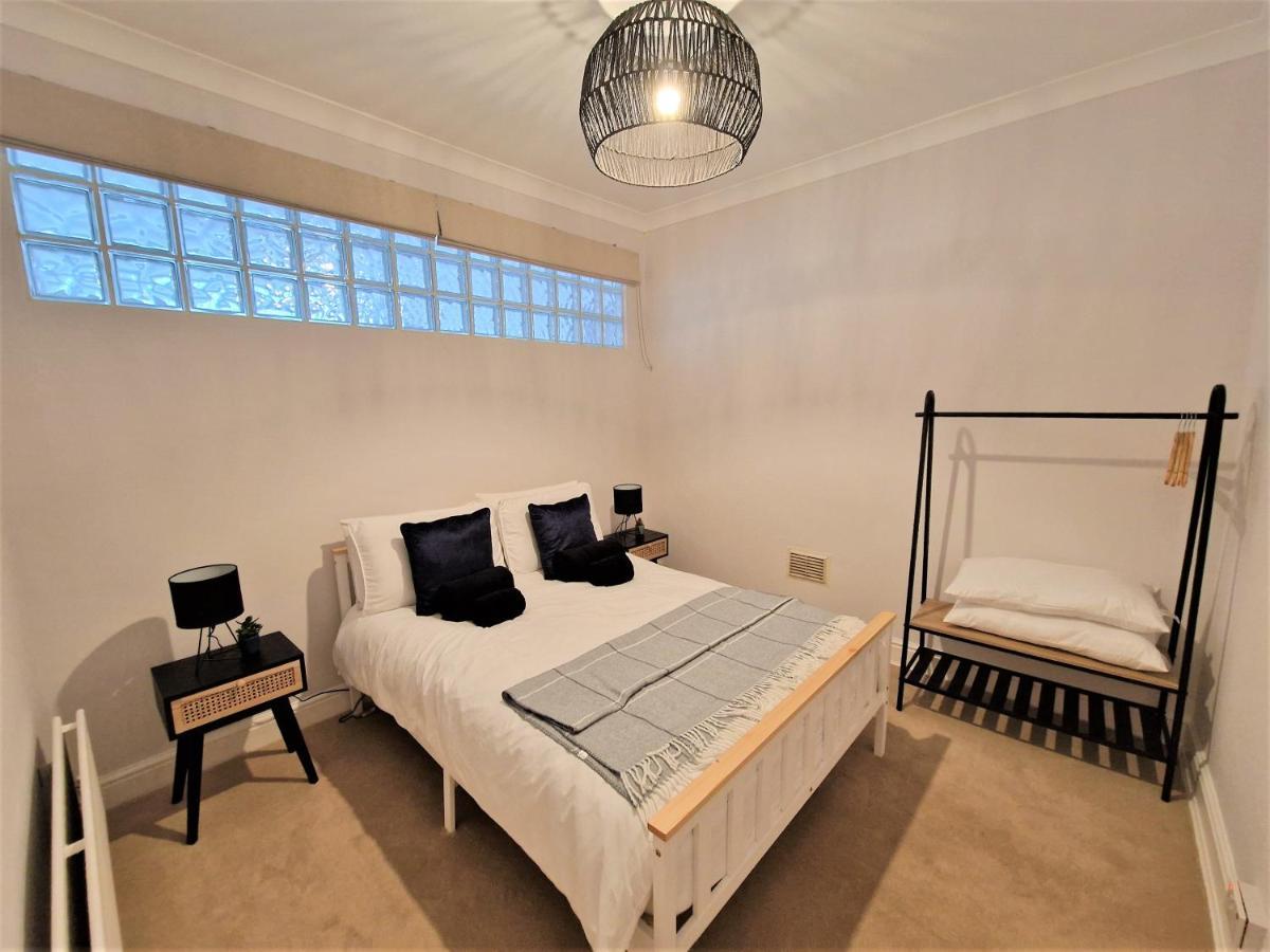 סוואנסי Lovely Seafront Apartment With Garden מראה חיצוני תמונה