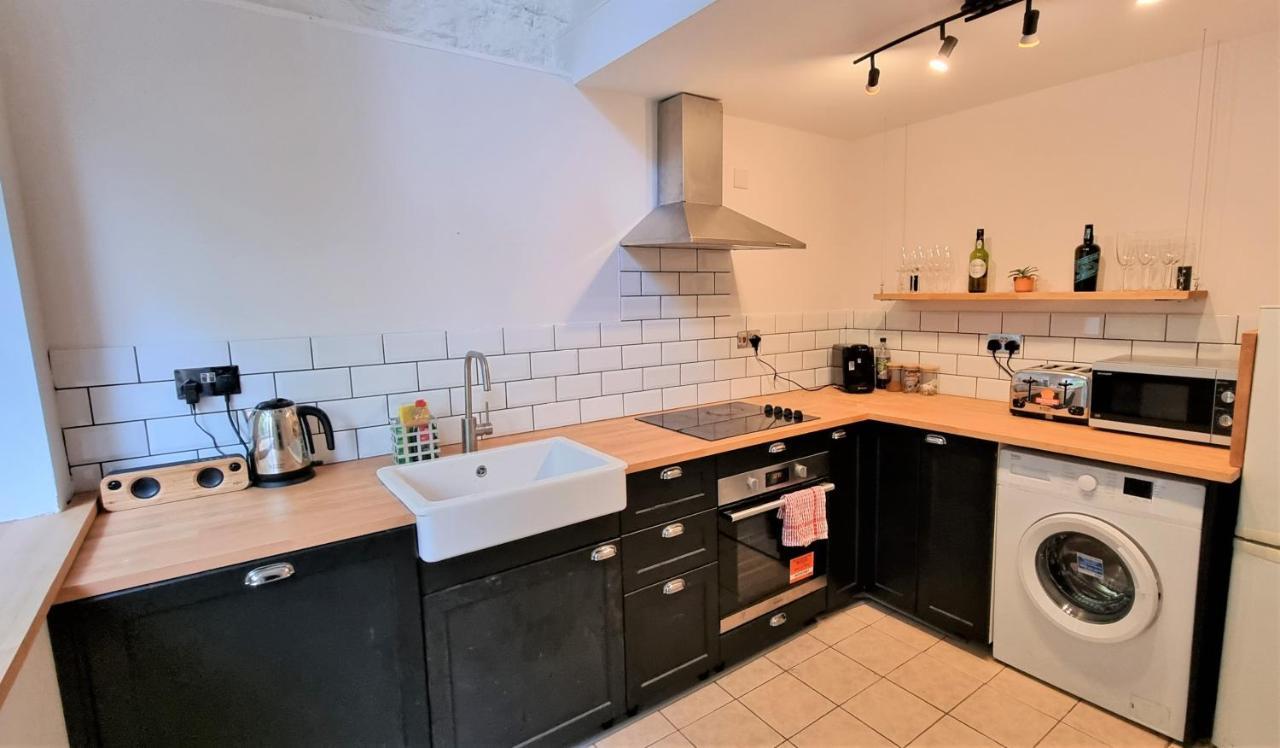 סוואנסי Lovely Seafront Apartment With Garden מראה חיצוני תמונה