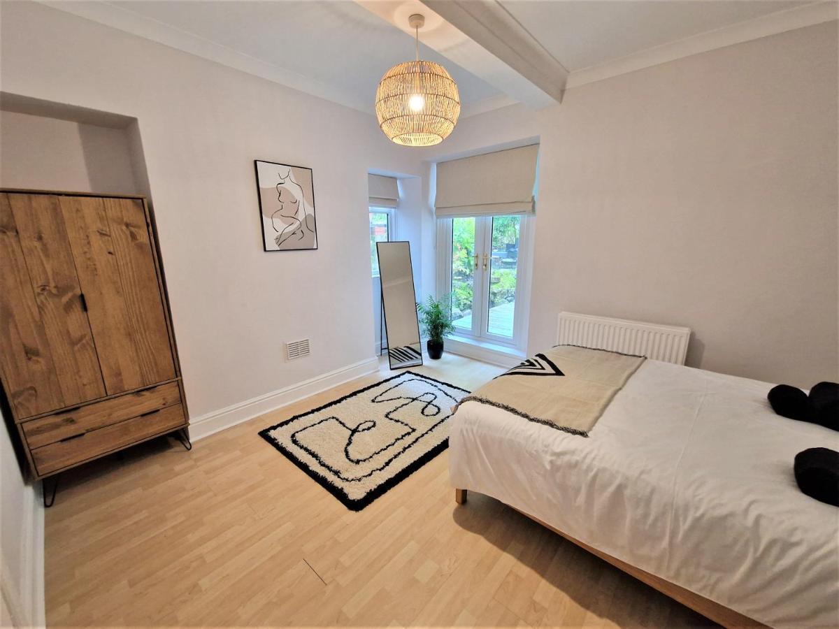 סוואנסי Lovely Seafront Apartment With Garden מראה חיצוני תמונה